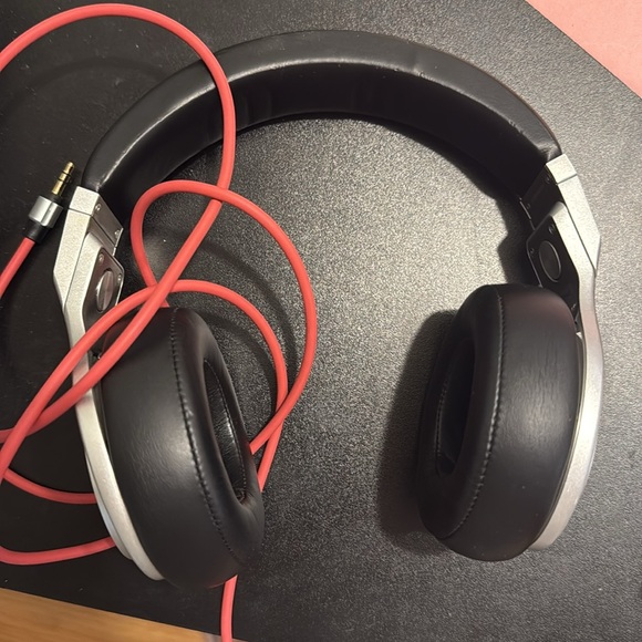 Beats Over-Ear Headphones - Black and Red - Picture 2 of 5